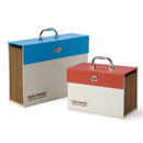 Expanding filing system, ideal for paperwork, utility bills etc.
Available in 2 sizes (A4 and A5) and 2 colours (Red and Light Blue)